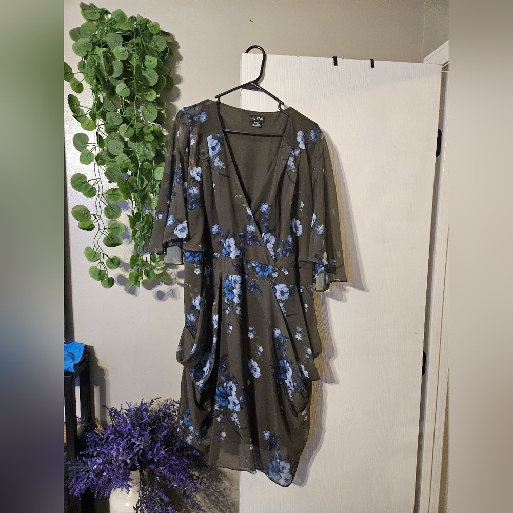 City Chic Gray and Brown Midi Dress with 3/4 Plunge Sleeves